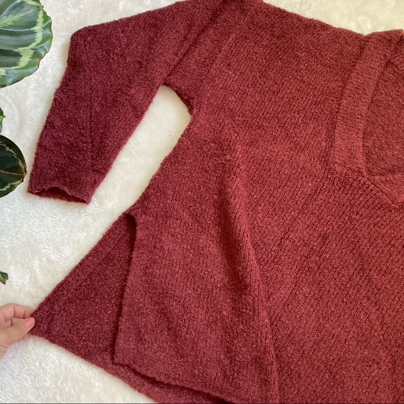 3/$25 UO Chenille Cozy V-neck Sweater - Picture 4 of 6